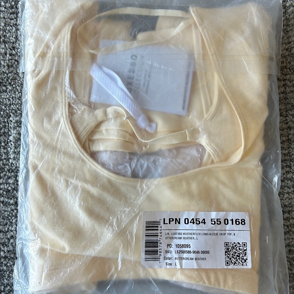 Fabletics Luxe360 HeatherFlex Long-Sleeve Crop Top Buttercream Heather L - Picture 4 of 5